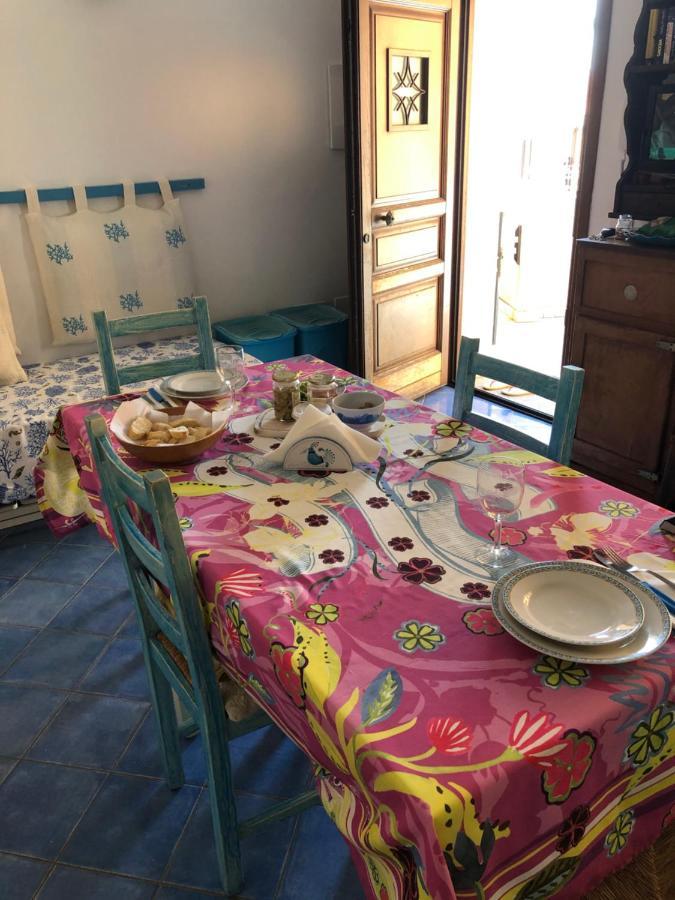 Tiffany Palau Bed & Breakfast Bagian luar foto